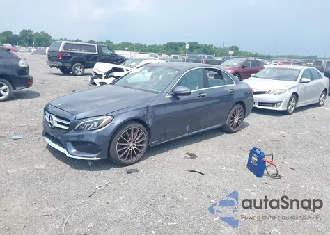 2015 Mercedes-Benz C 300 4Matic/Luxury 4Matic/Sport 4Matic из США, поврежденный, VIN 55SWF4KB9FU010078